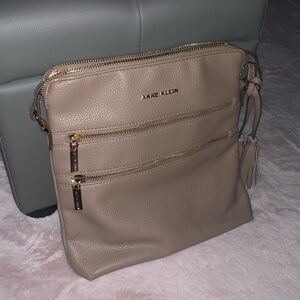 Anne Klein beige crossbody purse